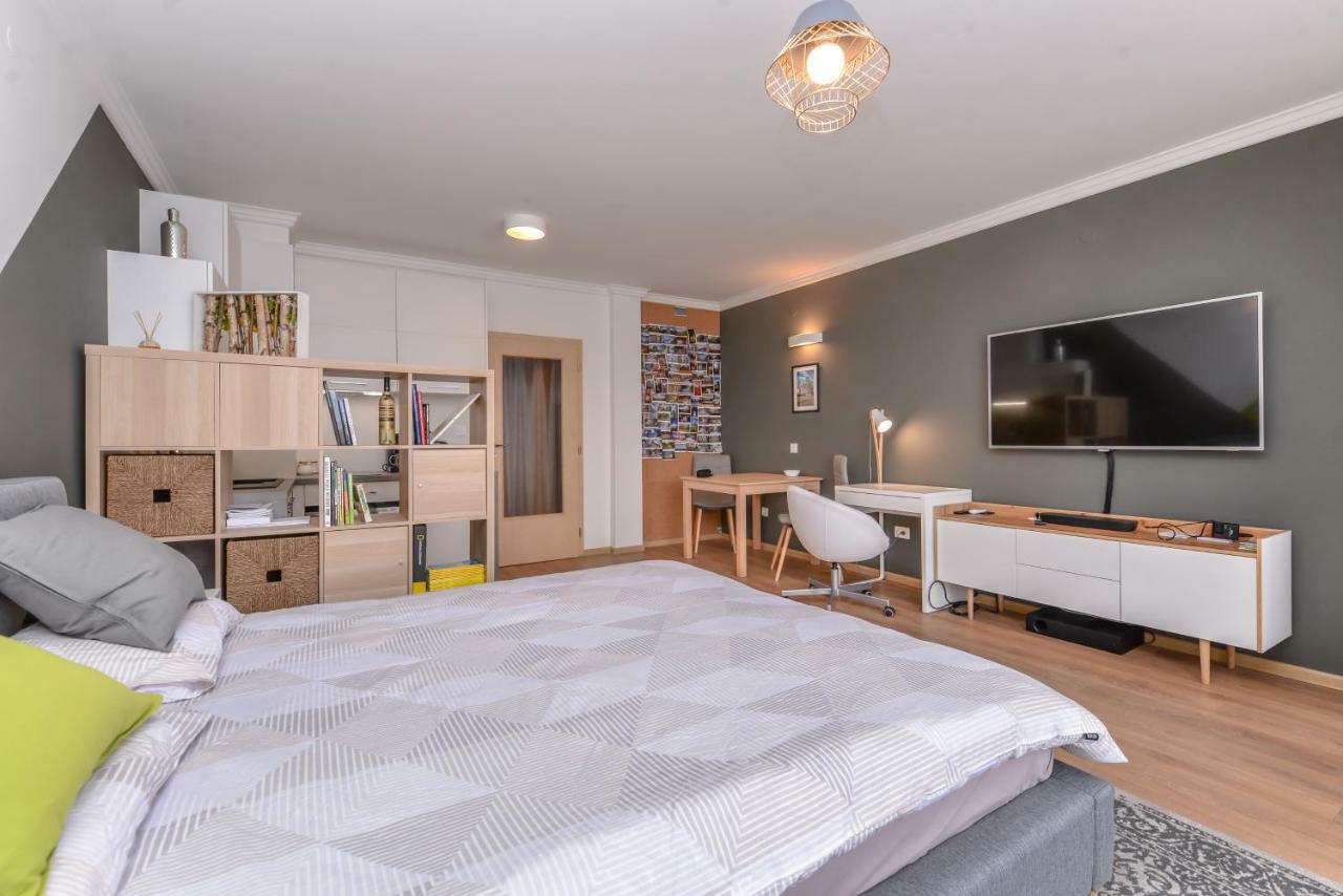 The Spot - Fully Equipped, Central, Modern Studio By Flat Mаnager Sofia Luaran gambar